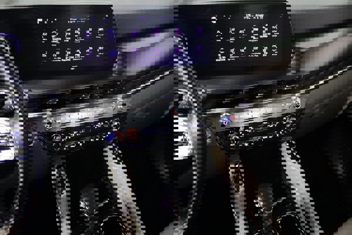 Used 2023 Kia Telluride S image 43