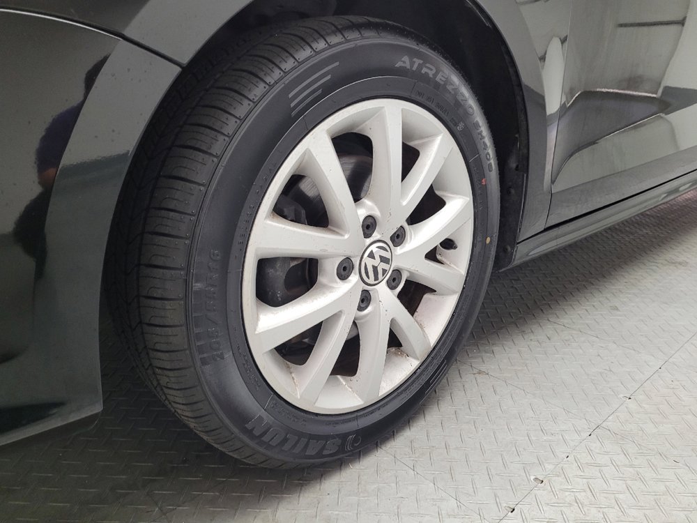 Used 2015 Volkswagen Jetta SE FWD image 31