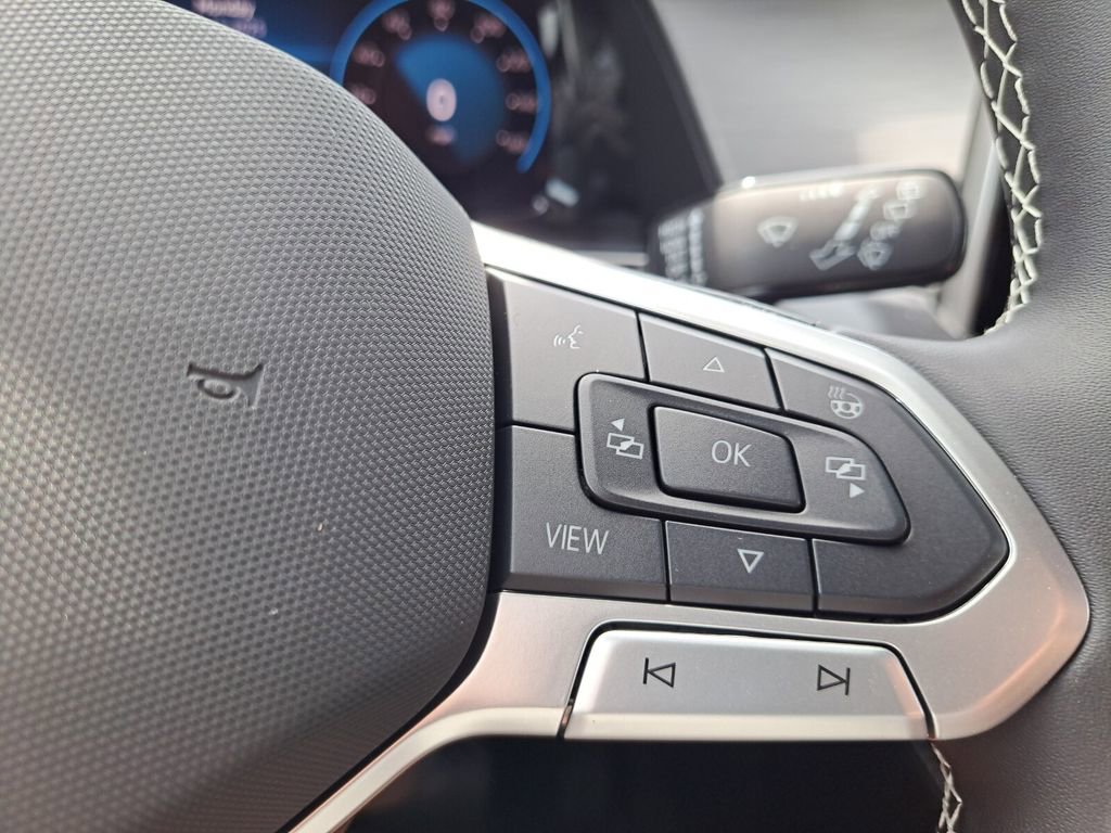 New 2026 Volkswagen Atlas Cross Sport SE image 13