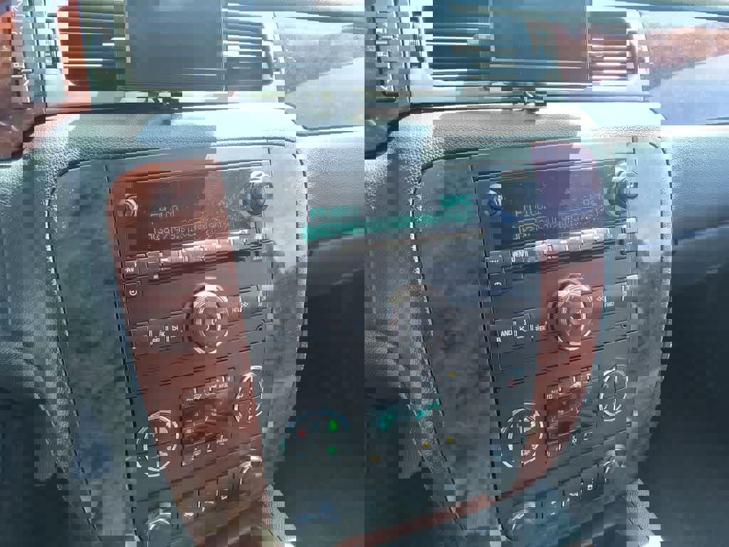 Used 2013 Chevrolet Tahoe LT AWD/4WD image 16