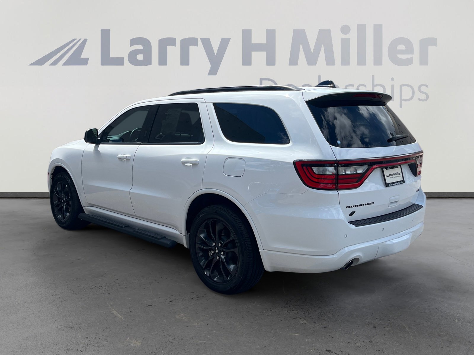 Used 2025 Dodge Durango GT w/ Blacktop Package image 3