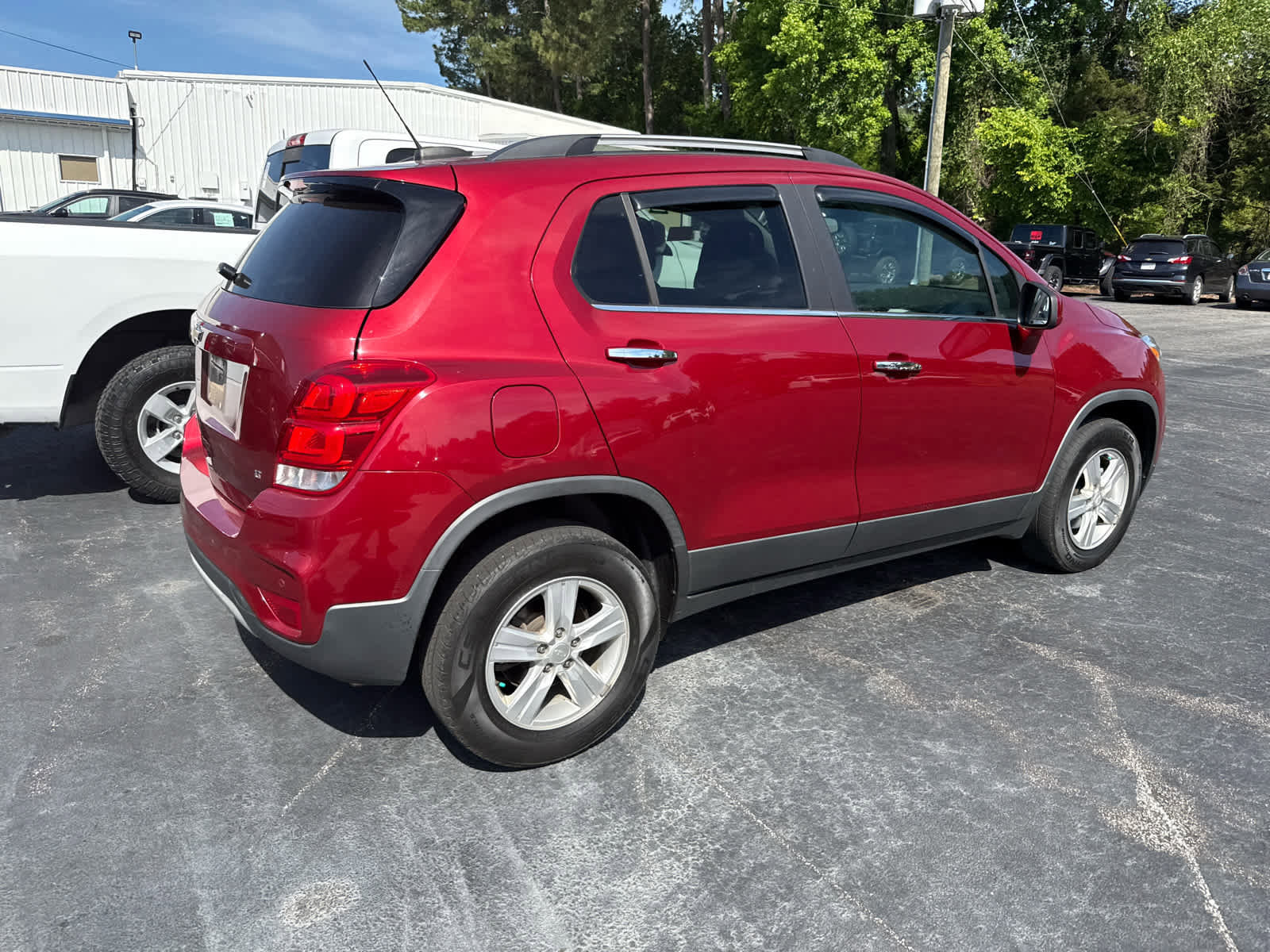 Used 2020 Chevrolet Trax LT w/ Driver Confidence Package AWD/4WD image 13