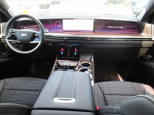 Used 2025 Cadillac Escalade Sport Platinum AWD/4WD image 14