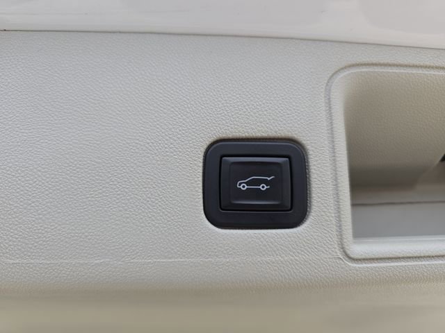 Used 2024 GMC Terrain Denali w/ Denali Premium Package AWD/4WD image 16