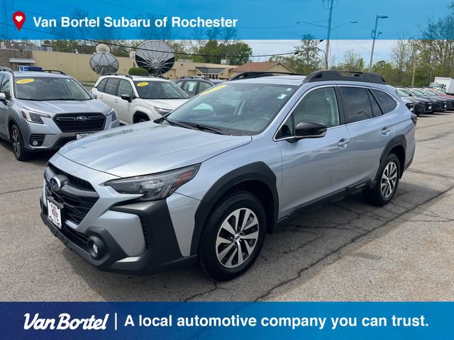 Certified 2025 Subaru Outback Premium AWD/4WD image 1