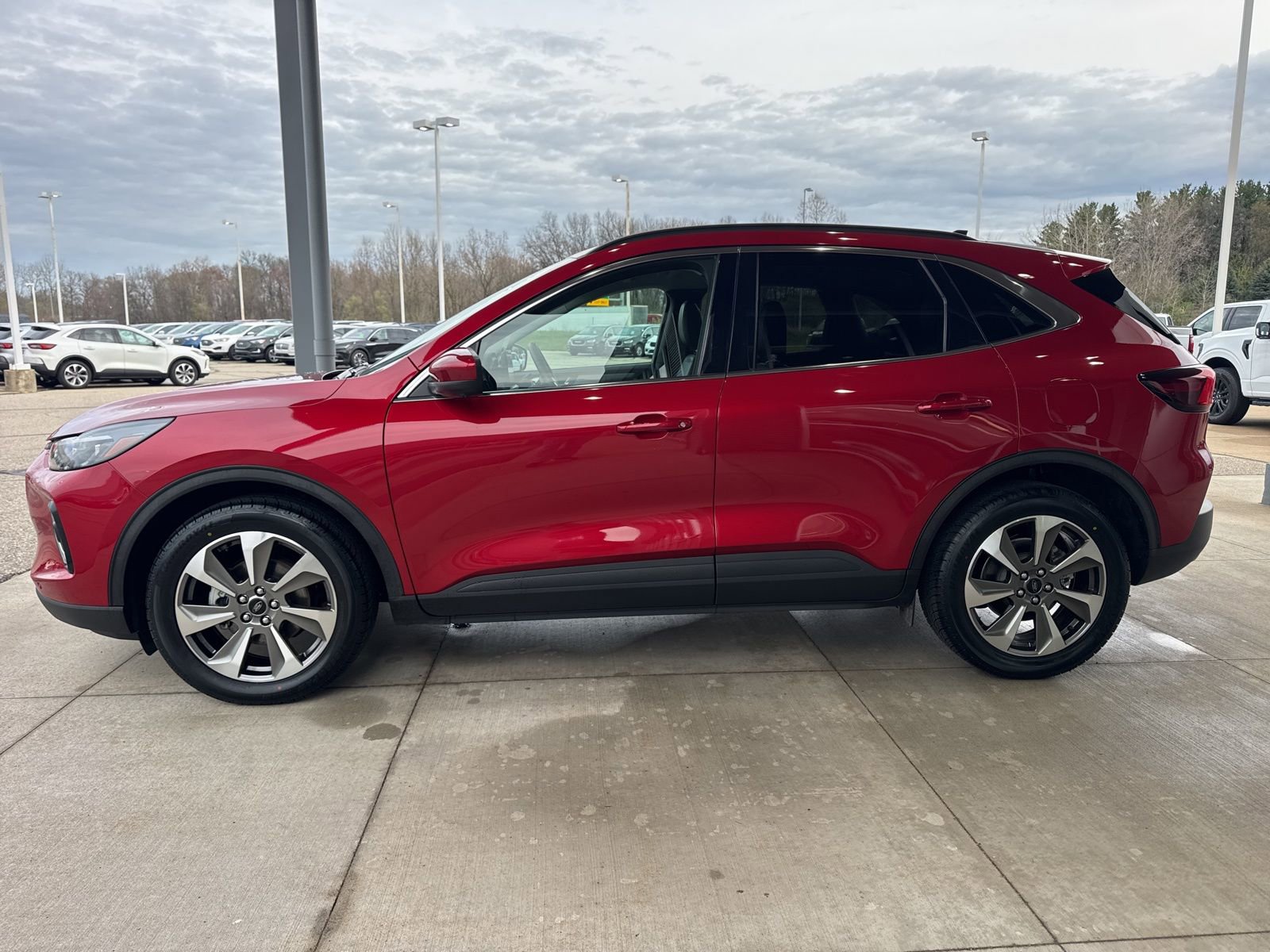 Certified 2023 Ford Escape Platinum AWD/4WD image 4