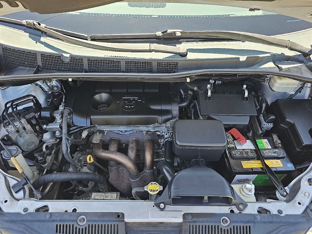 Used 2012 Toyota Sienna LE w/ Preferred Pkg image 11