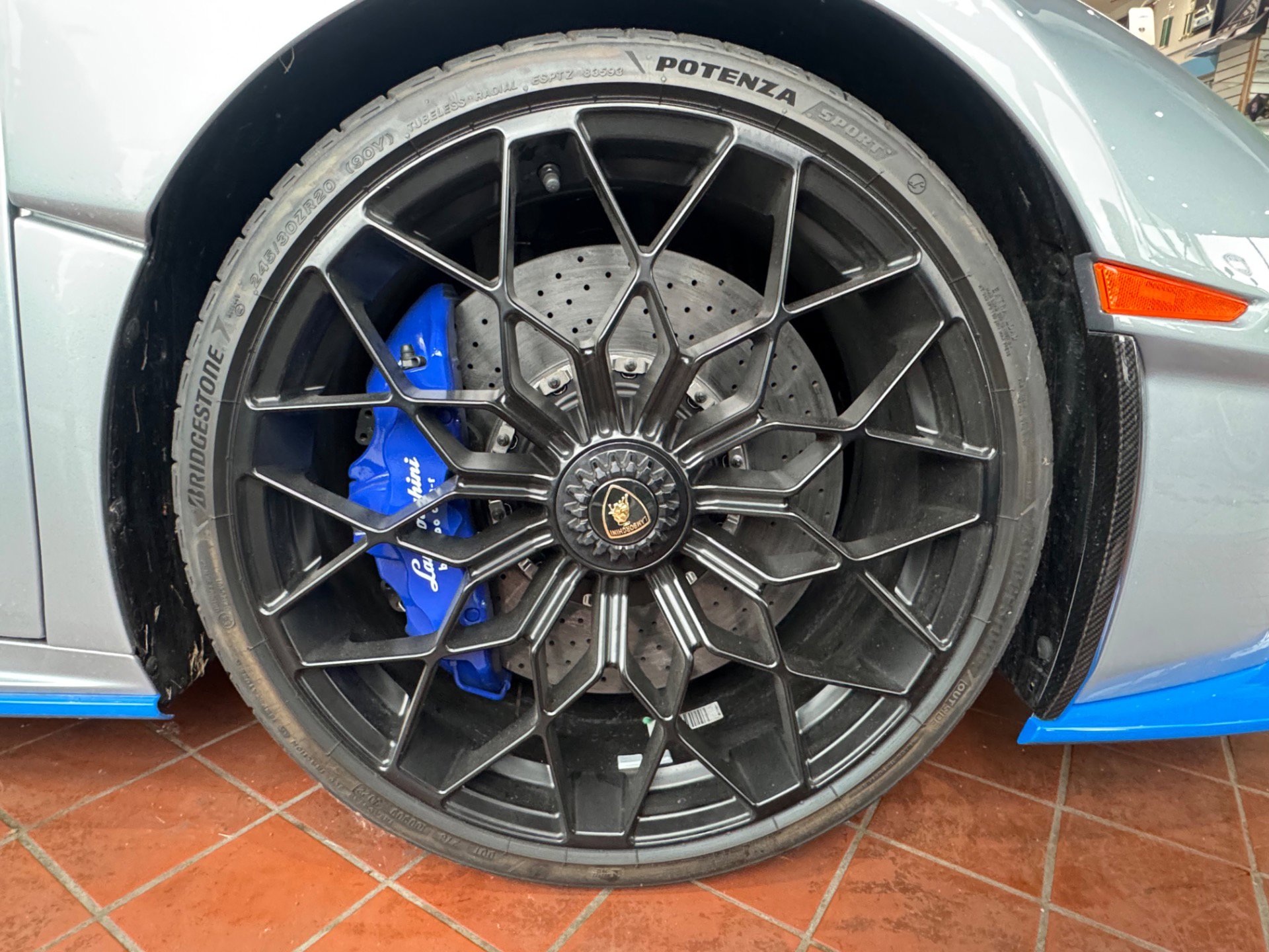 Used 2023 Lamborghini Huracan STO image 29