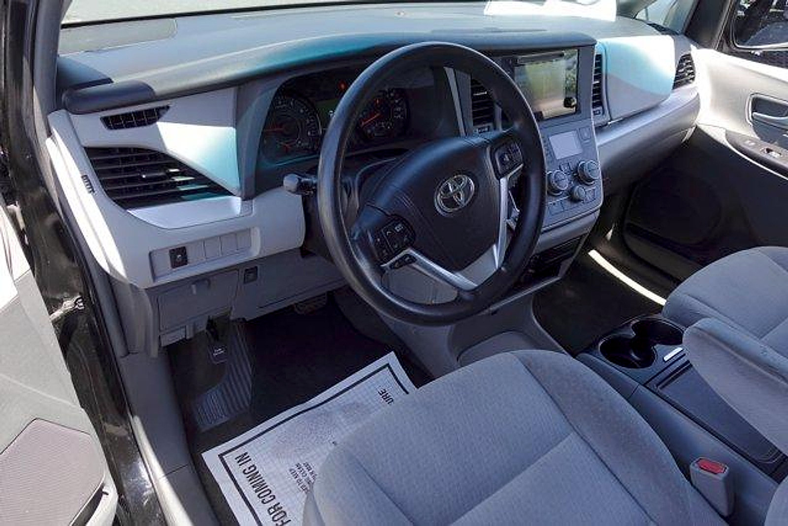 Used 2015 Toyota Sienna LE FWD image 10