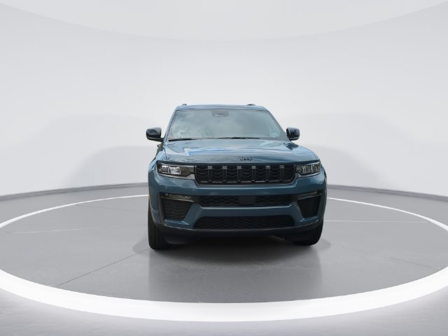 New 2026 Jeep Grand Cherokee Limited w/ Limited Altitude Package AWD/4WD image 3