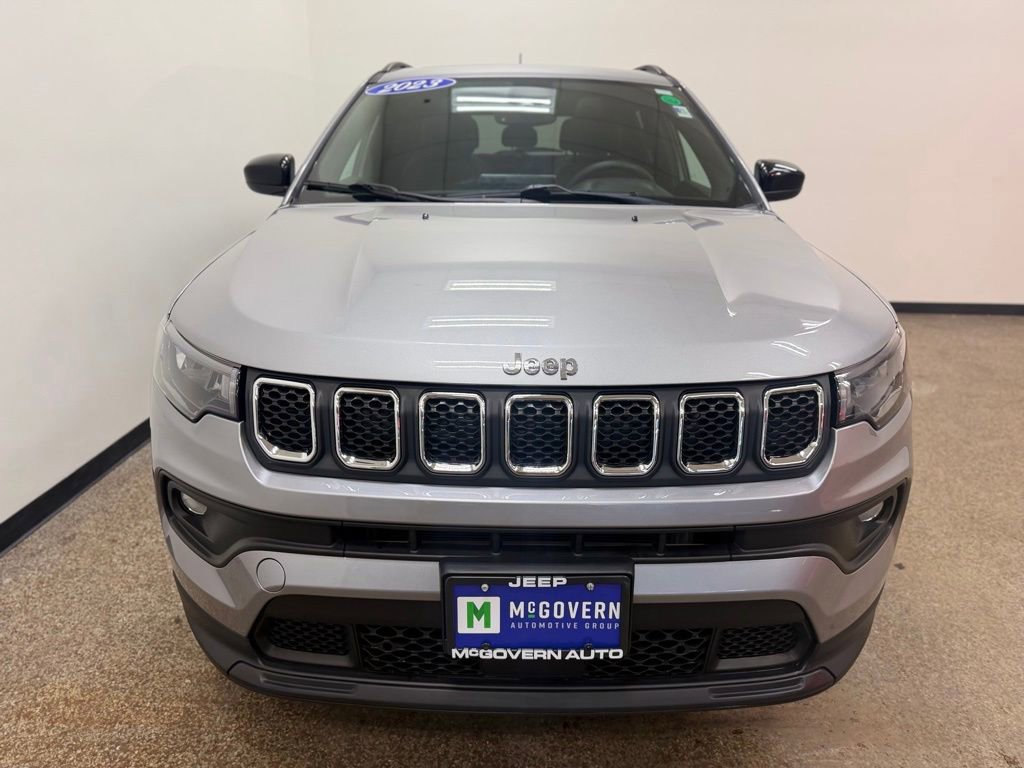 Used 2023 Jeep Compass Latitude w/ Sun and Sound Group image 9
