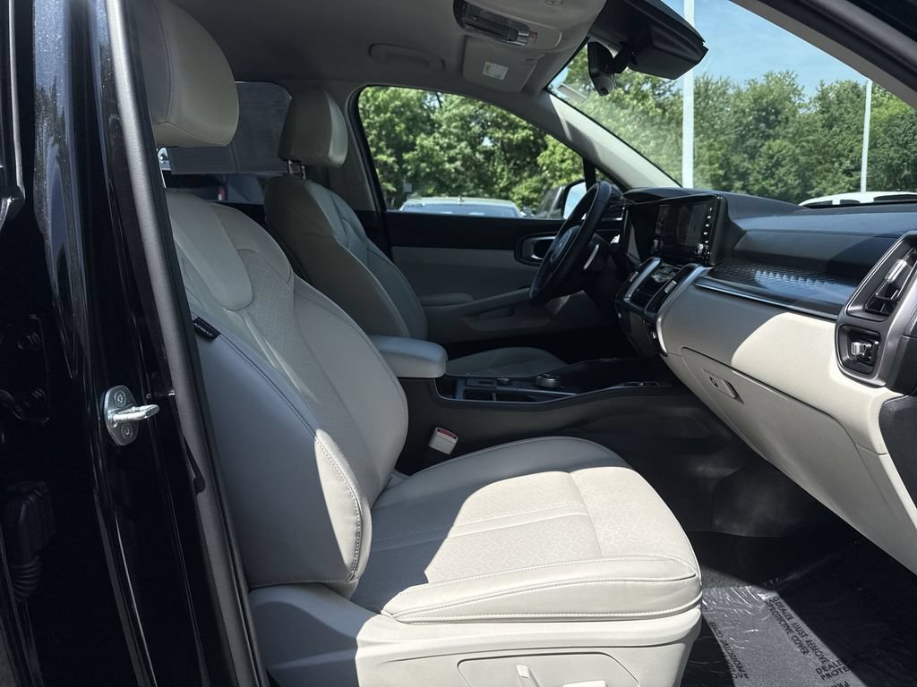 Used 2023 Kia Sorento EX AWD/4WD image 25