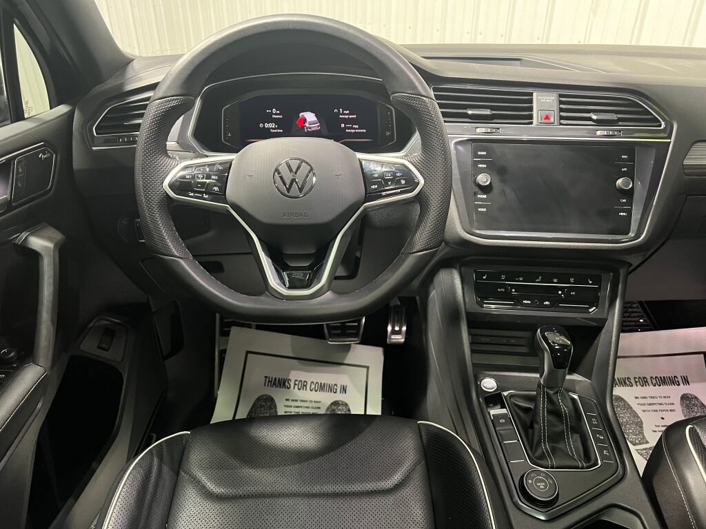 Used 2022 Volkswagen Tiguan SEL R-Line image 4