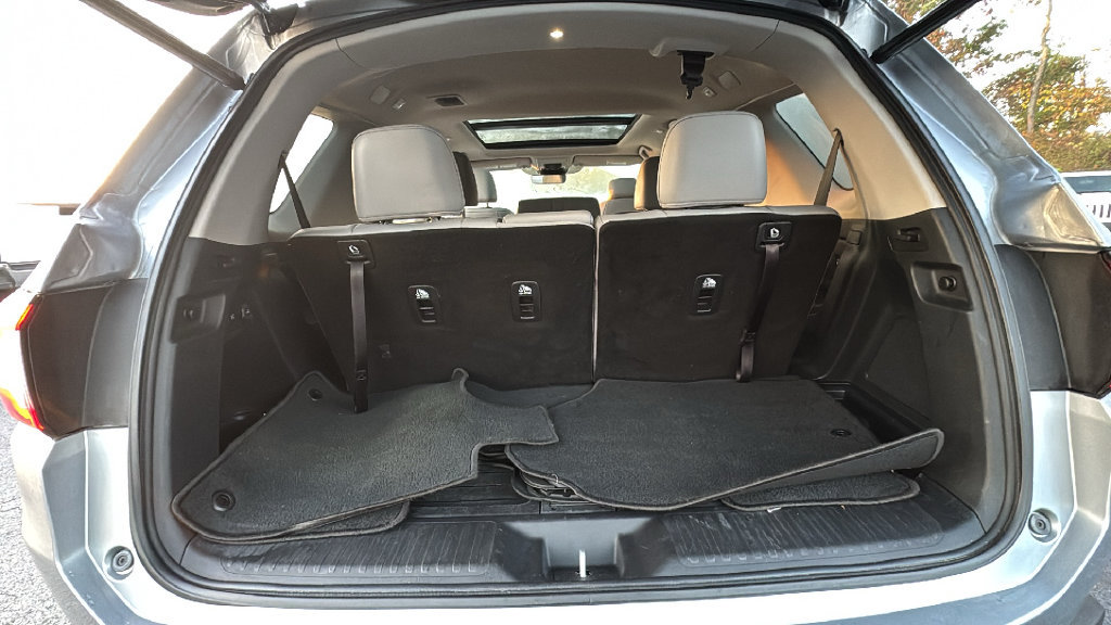 Used 2023 Honda Pilot Touring image 13