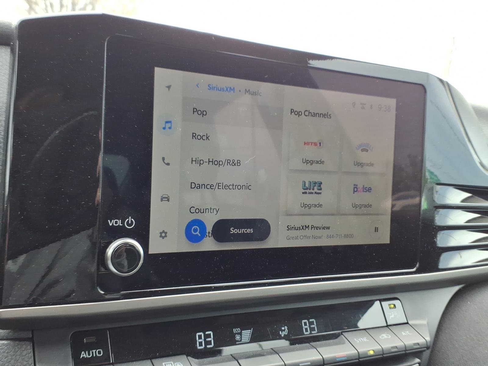 Used 2025 Toyota Camry LE image 12