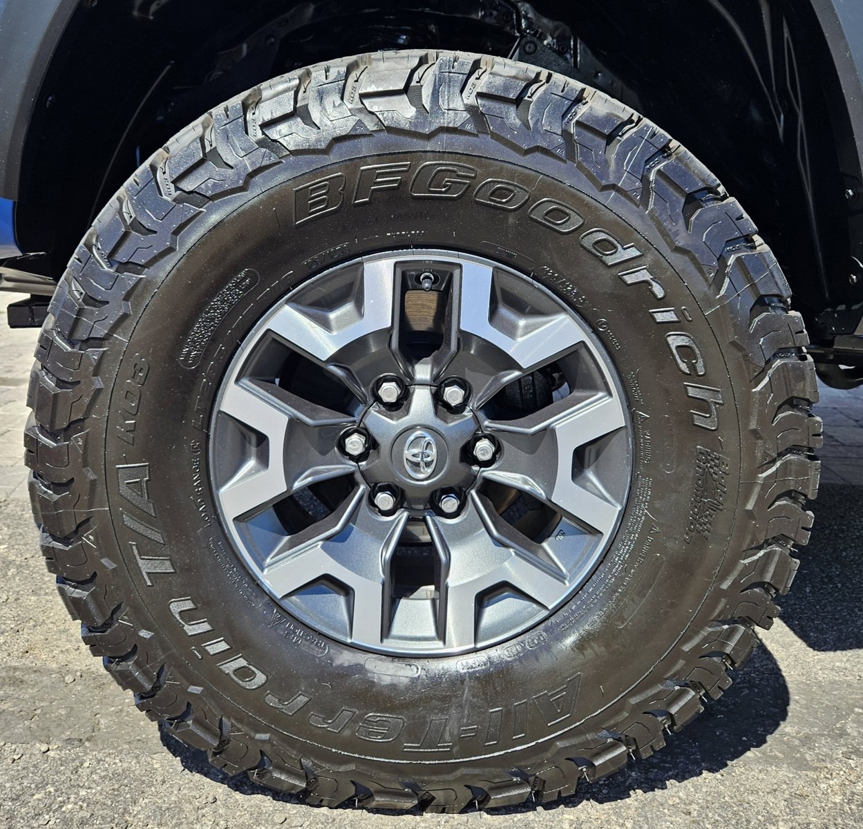 Used 2016 Toyota Tacoma TRD Off-Road w/ Towing Package AWD/4WD image 15