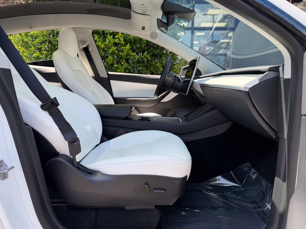 Used 2022 Tesla Model Y Performance AWD/4WD image 33