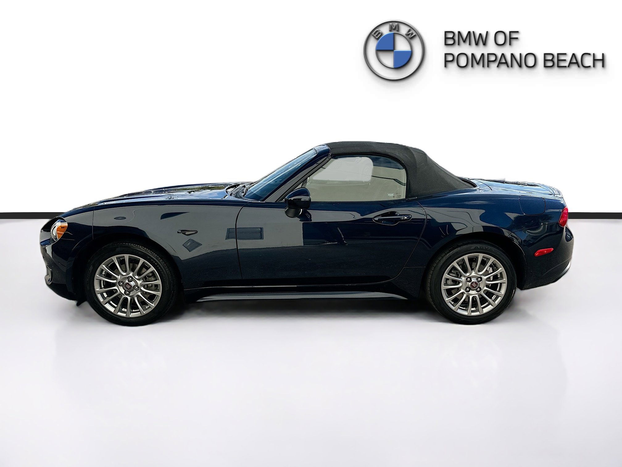 Used 2019 FIAT 124 Spider Classica w/ Technology Group image 4