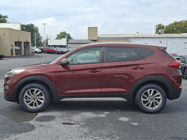Used 2017 Hyundai Tucson SE Plus AWD/4WD image 2