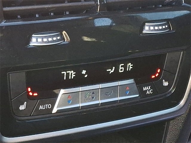 Used 2025 BMW X5 xDrive50e image 11