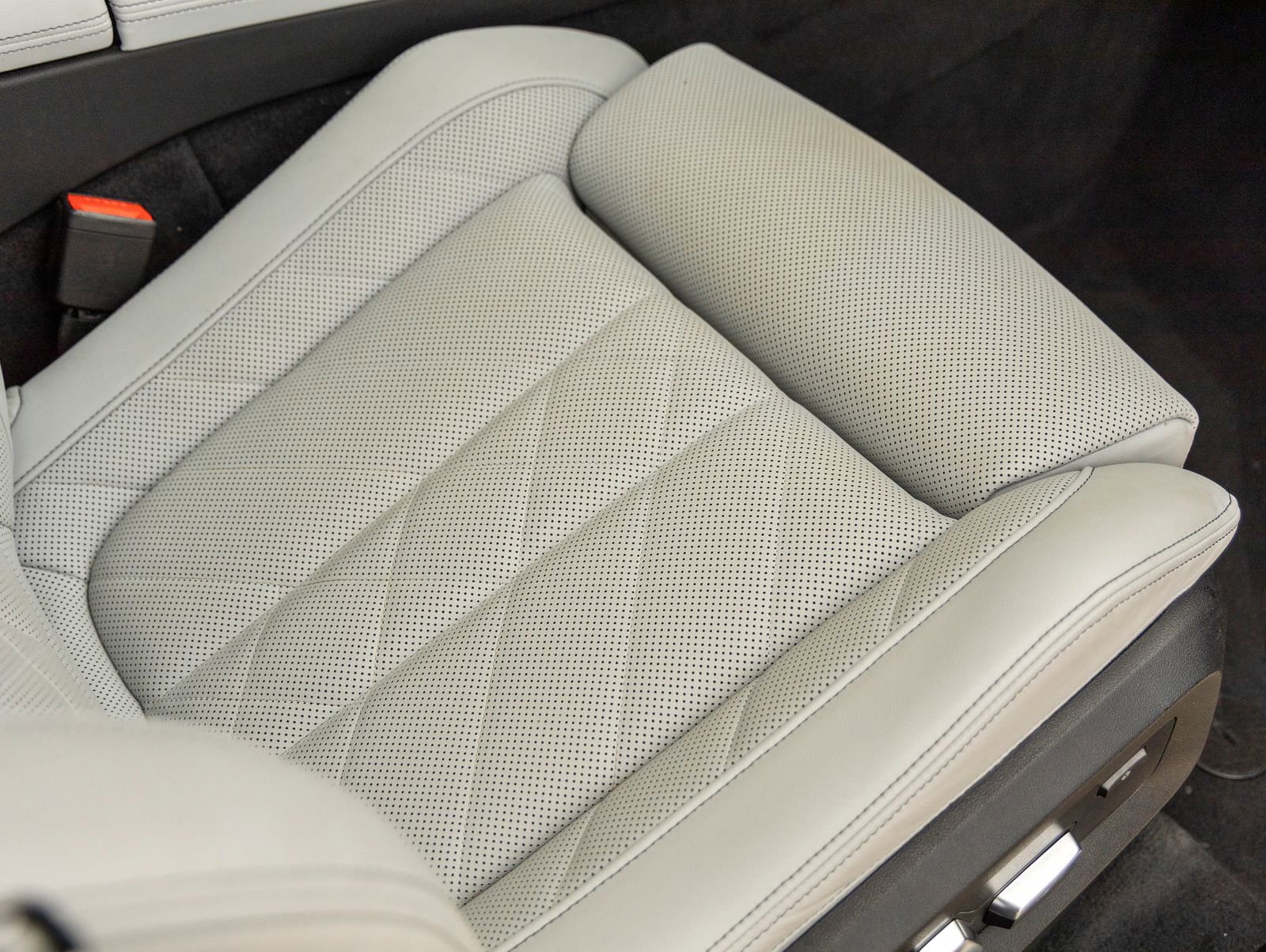 Used 2023 BMW X5 sDrive40i w/ M Sport Package image 42