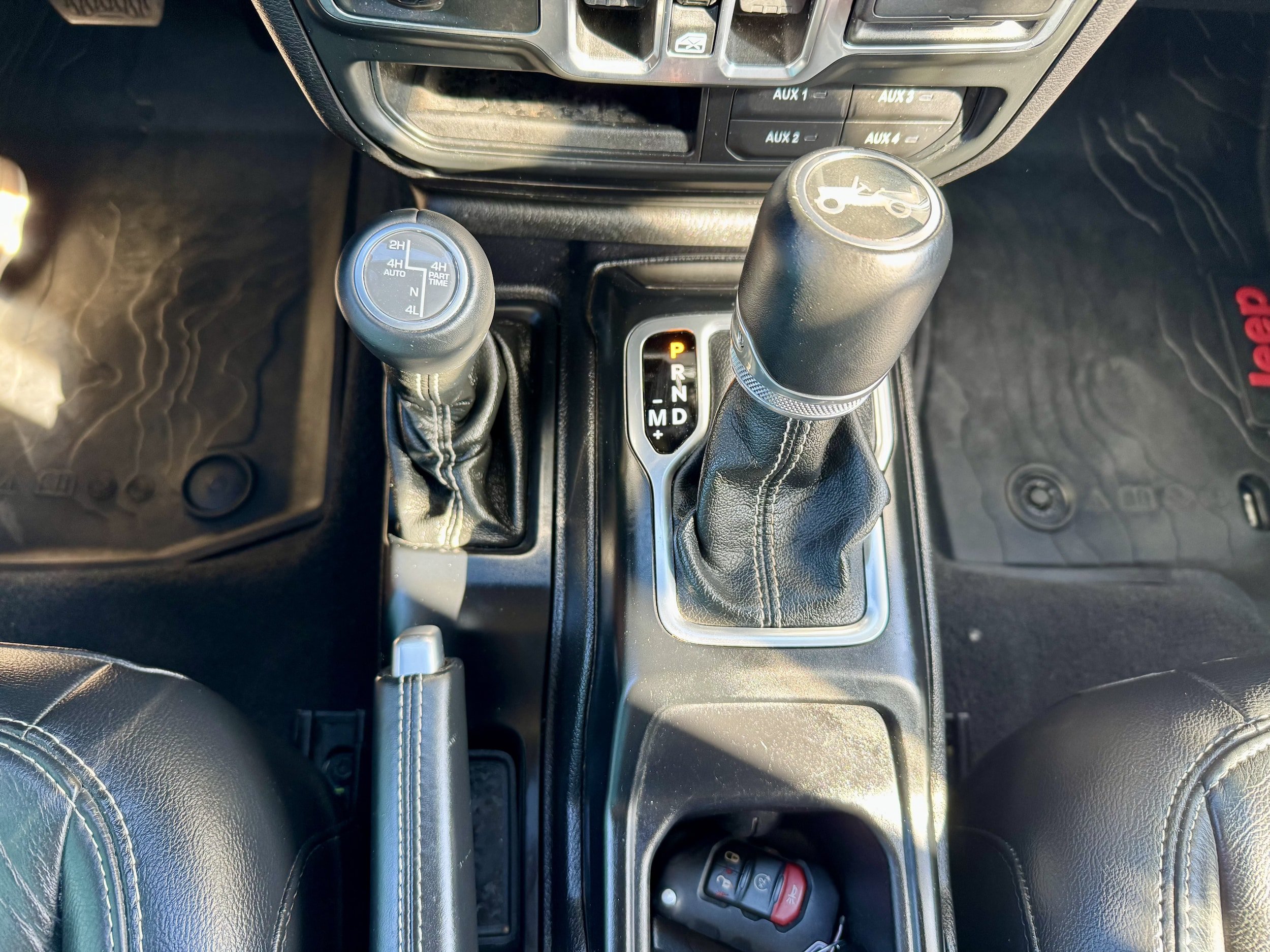 Used 2018 Jeep Wrangler Unlimited Sahara w/ Uconnect 4C Nav & Sound Group AWD/4WD image 25
