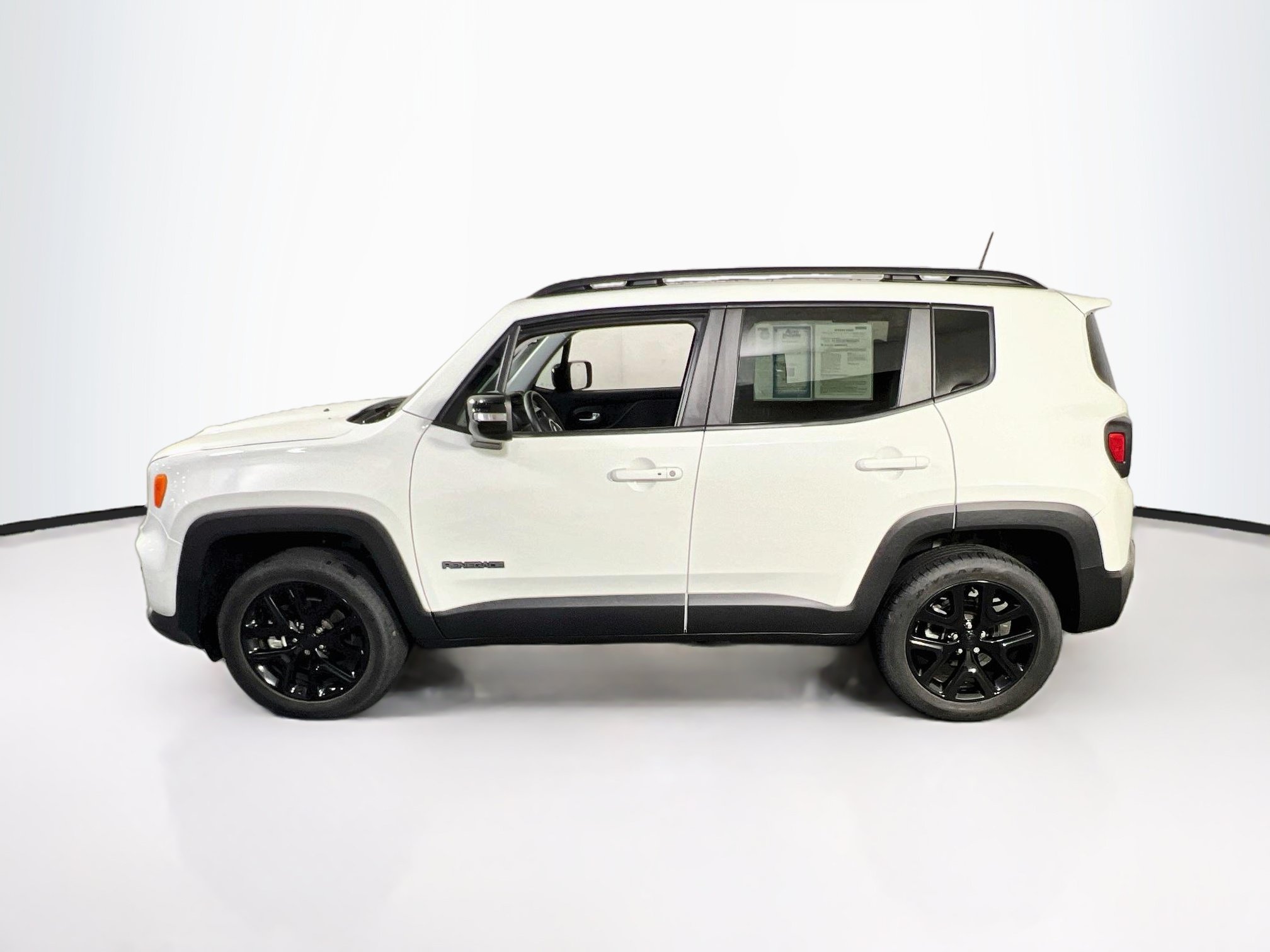 Used 2023 Jeep Renegade Altitude w/ Sun/Sound Group AWD/4WD image 8