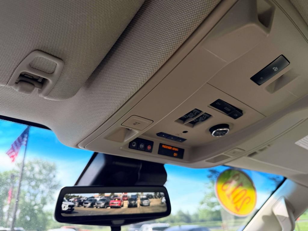 Used 2018 Cadillac Escalade Luxury AWD/4WD image 29