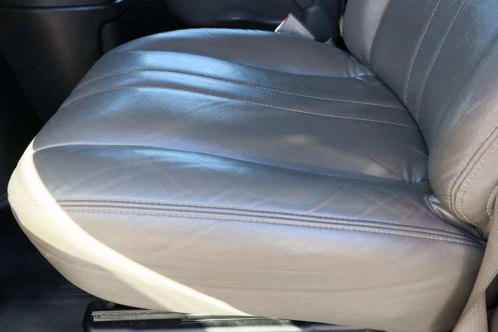 Used 2022 GMC Savana 3500 LS w/ Chrome Appearance Package image 18