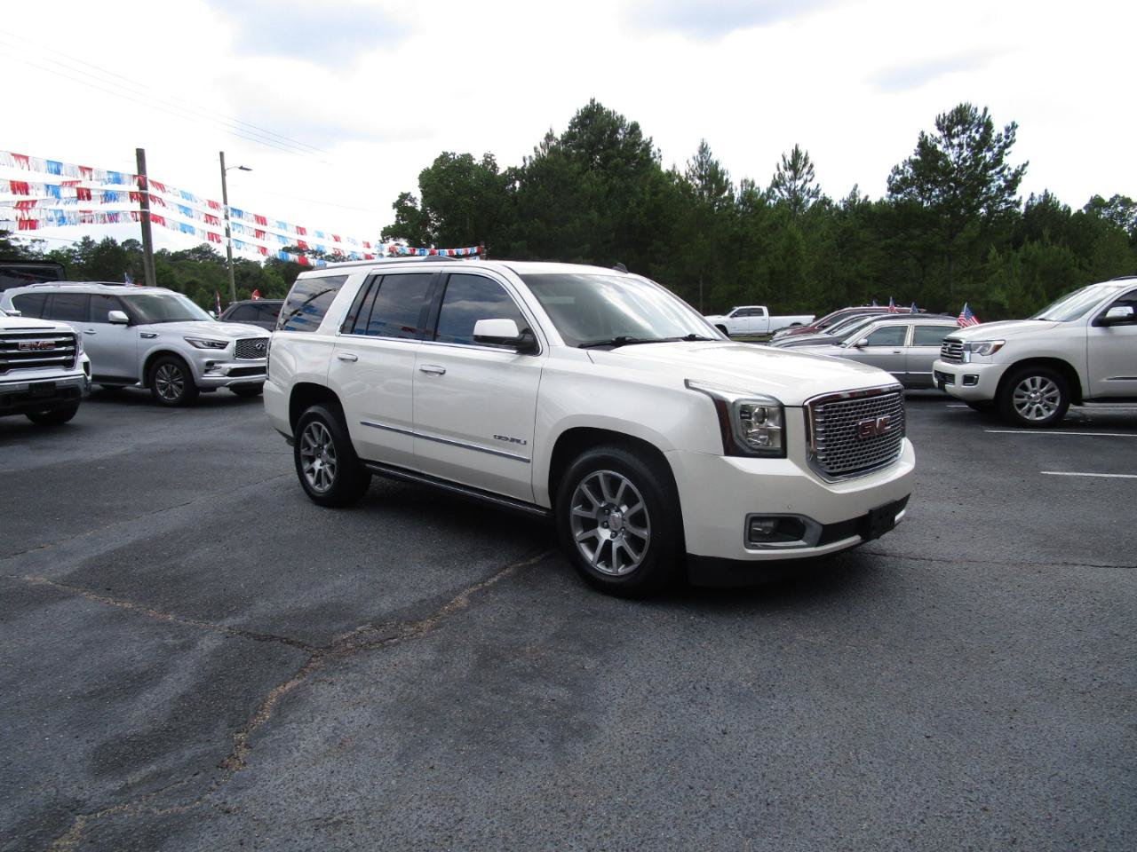 Used 2015 GMC Yukon Denali w/ Touring Package RWD image 5