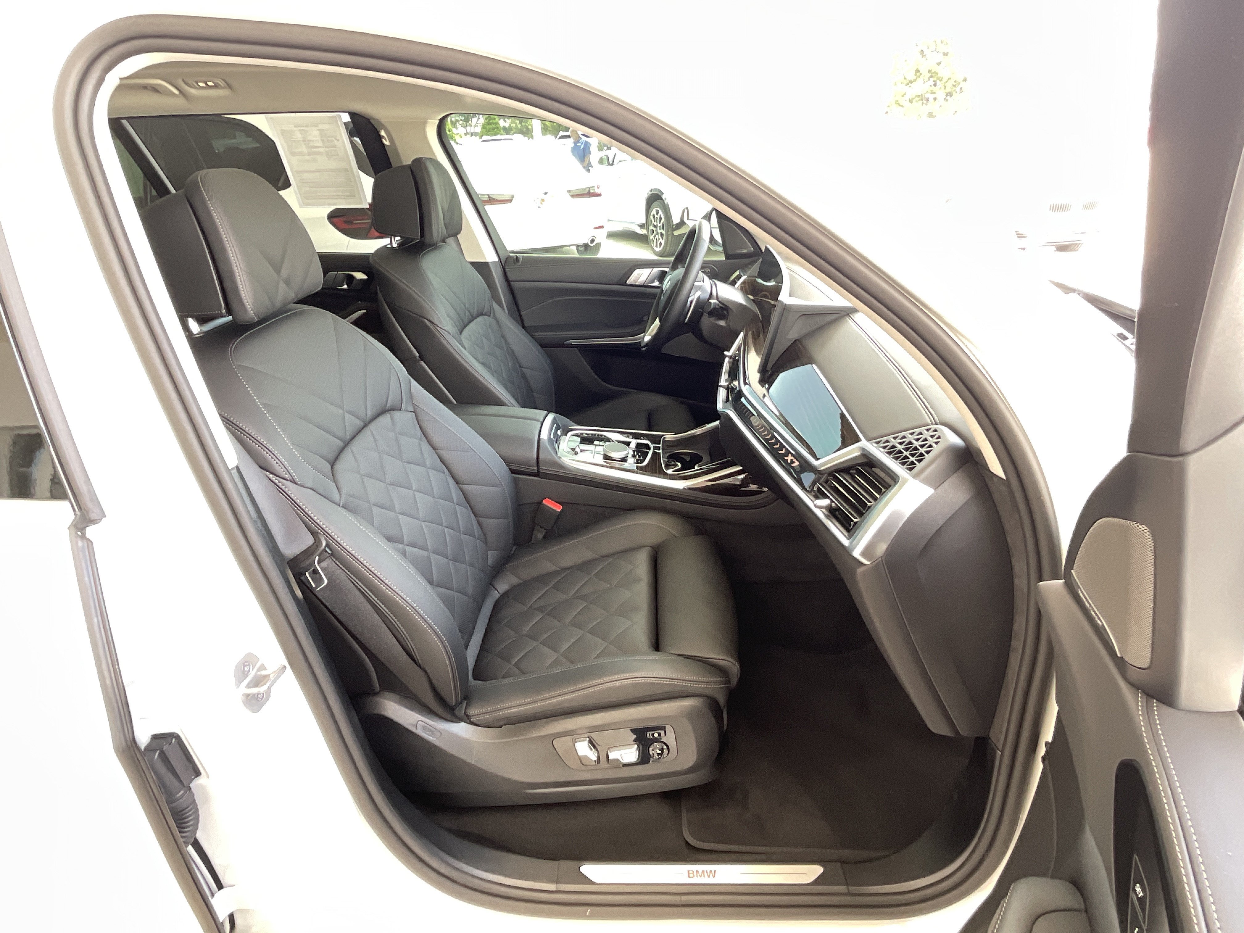 Used 2026 BMW X7 xDrive40i w/ Premium Package AWD/4WD image 22