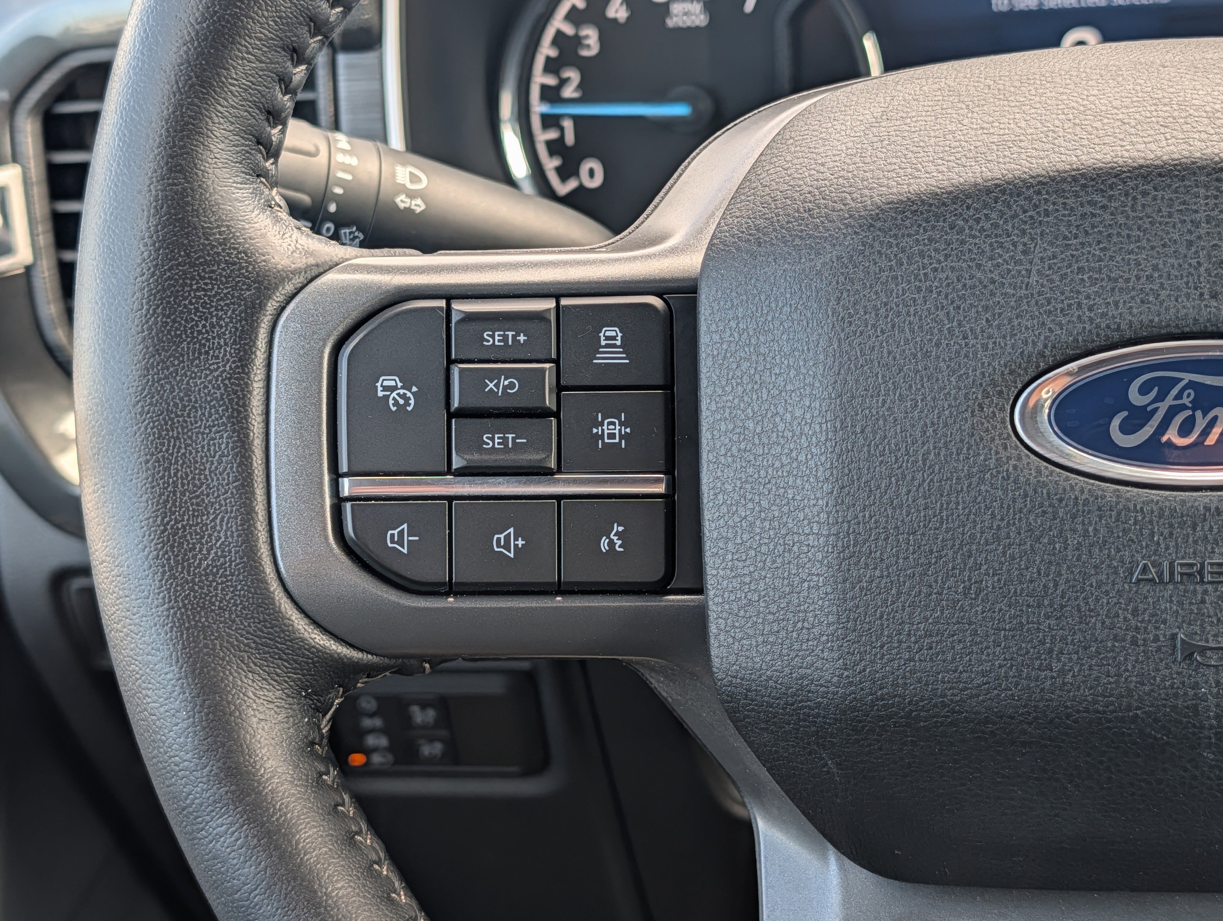 Certified 2021 Ford F150 XLT w/ Equipment Group 302A High image 24