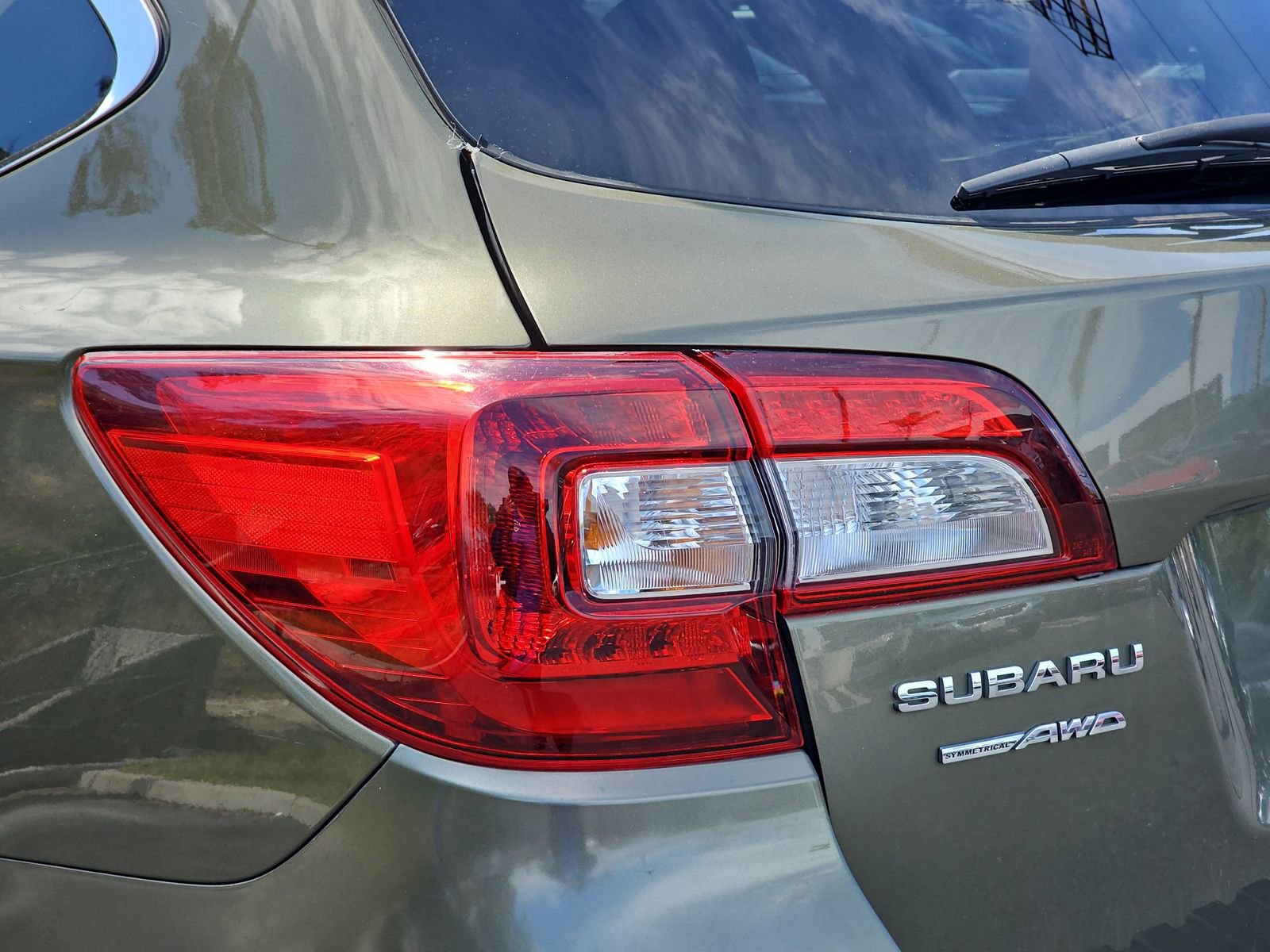 Used 2015 Subaru Outback 2.5i Premium AWD/4WD image 11