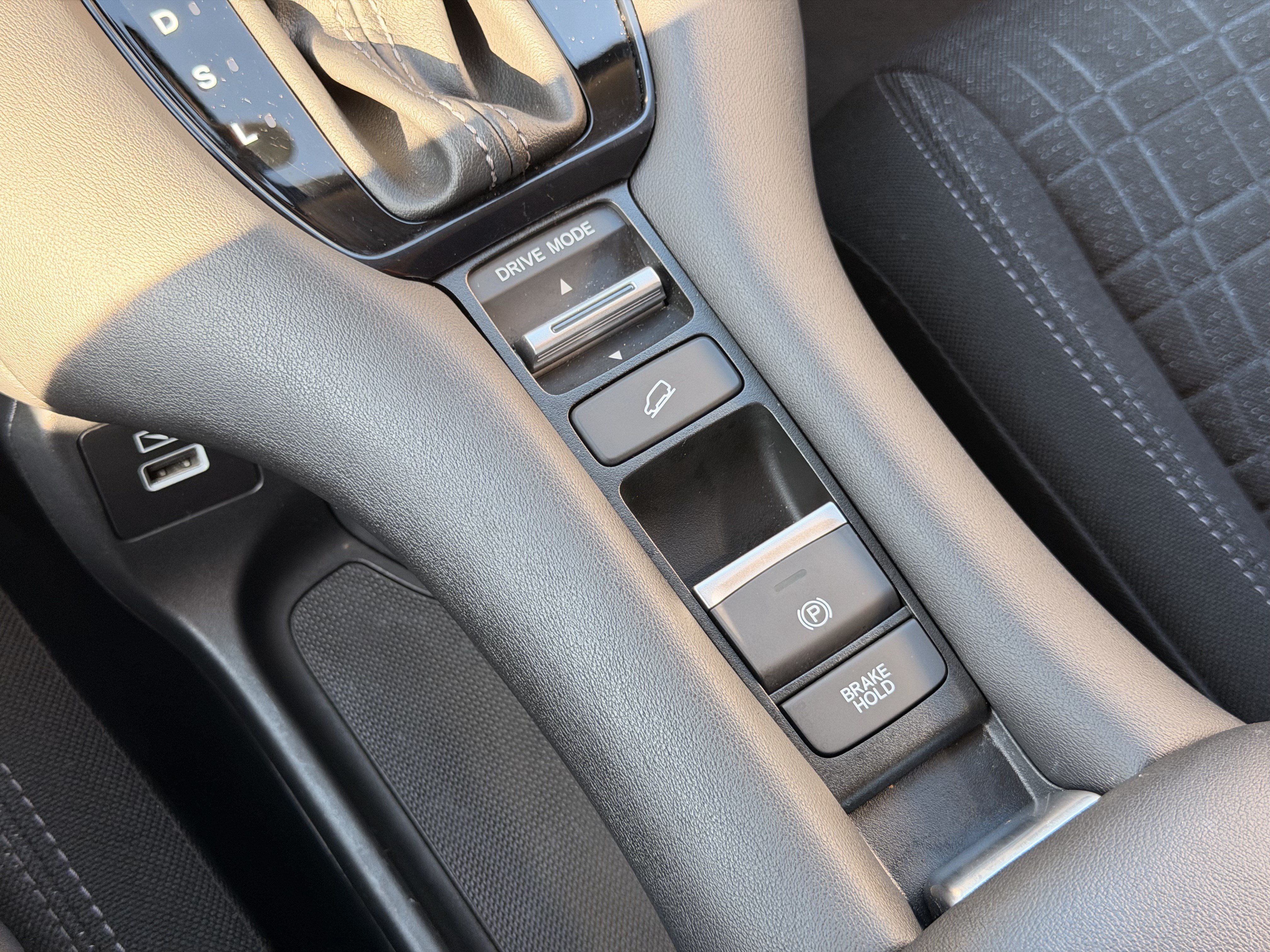 Used 2023 Honda HR-V LX image 25