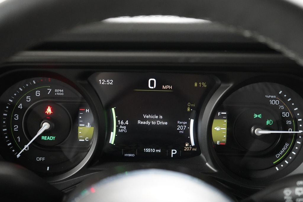Used 2025 Jeep Wrangler Unlimited Sahara AWD/4WD image 13