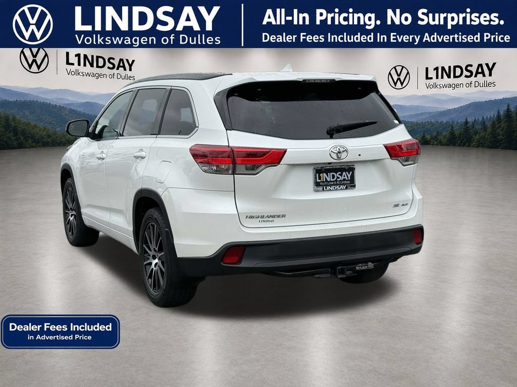 Used 2017 Toyota Highlander SE AWD/4WD image 5