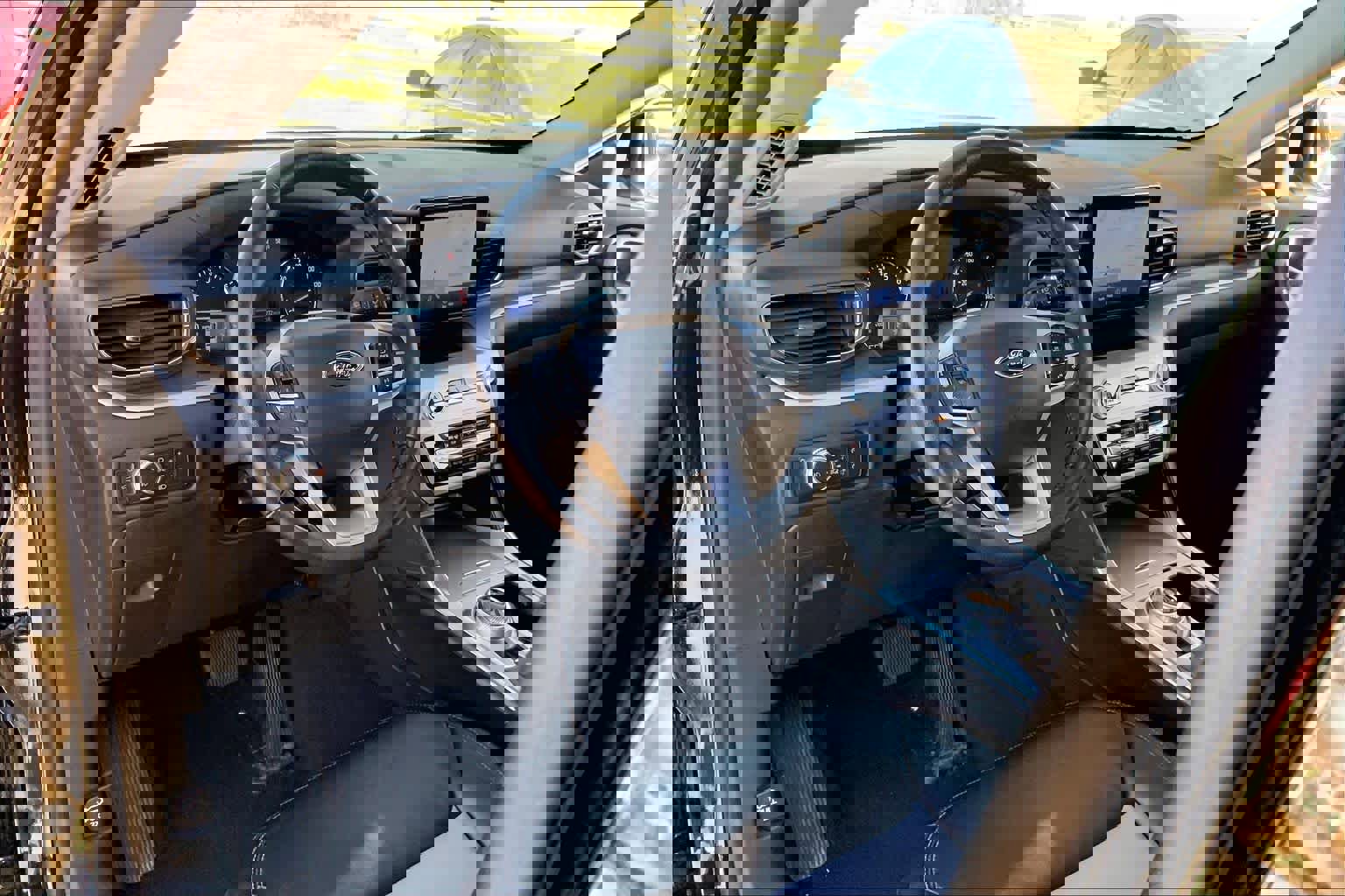 Used 2022 Ford Explorer XLT w/ Equipment Group 202A image 18