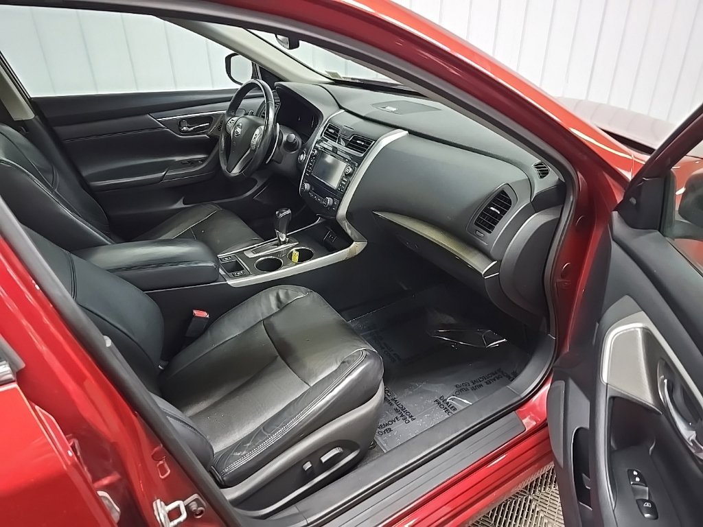 Used 2015 Nissan Altima 3.5 SL FWD image 16