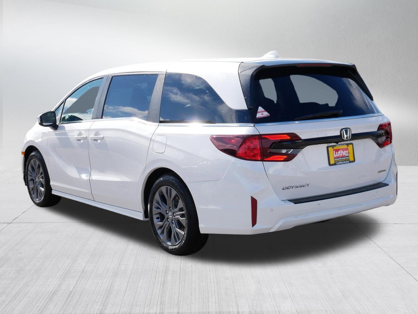 Certified 2026 Honda Odyssey Touring image 5