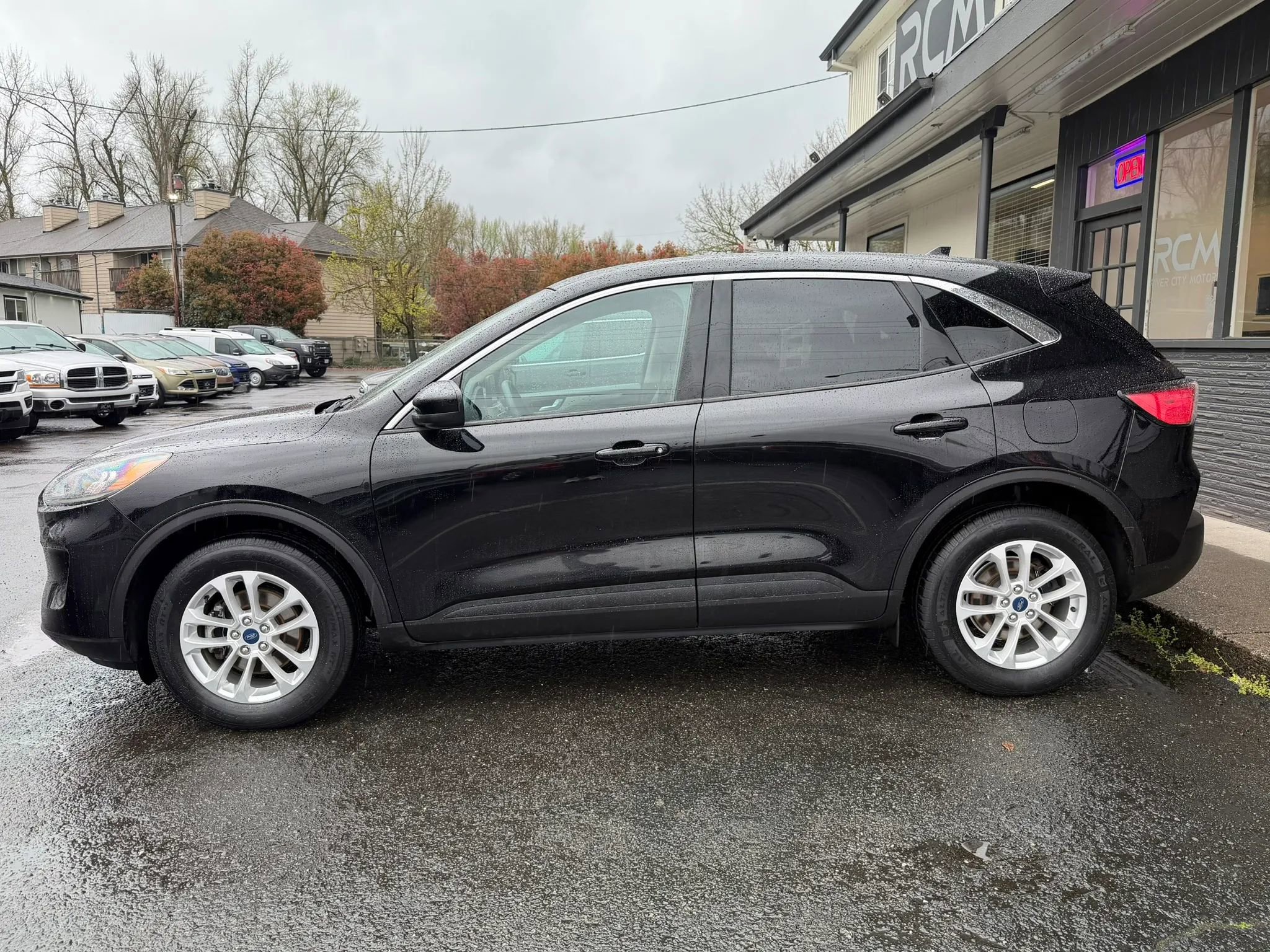 Used 2020 Ford Escape SE image 4