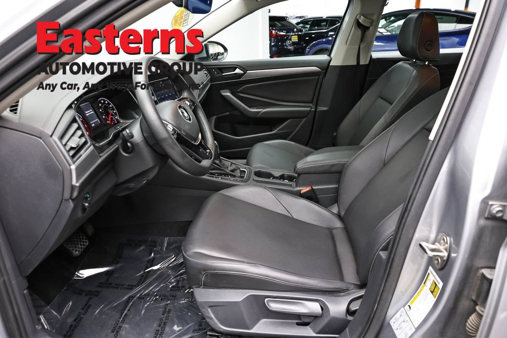 Used 2020 Volkswagen Jetta SE w/ SE Cold Weather Package FWD image 14