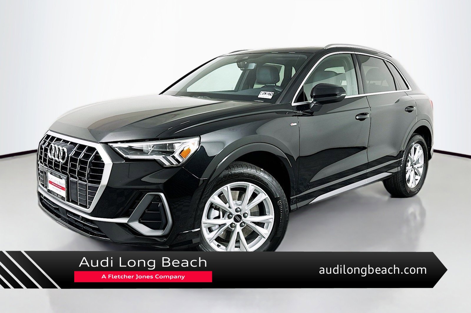 Used 2025 Audi Q3 2.0T Premium w/ Convenience Package image 1