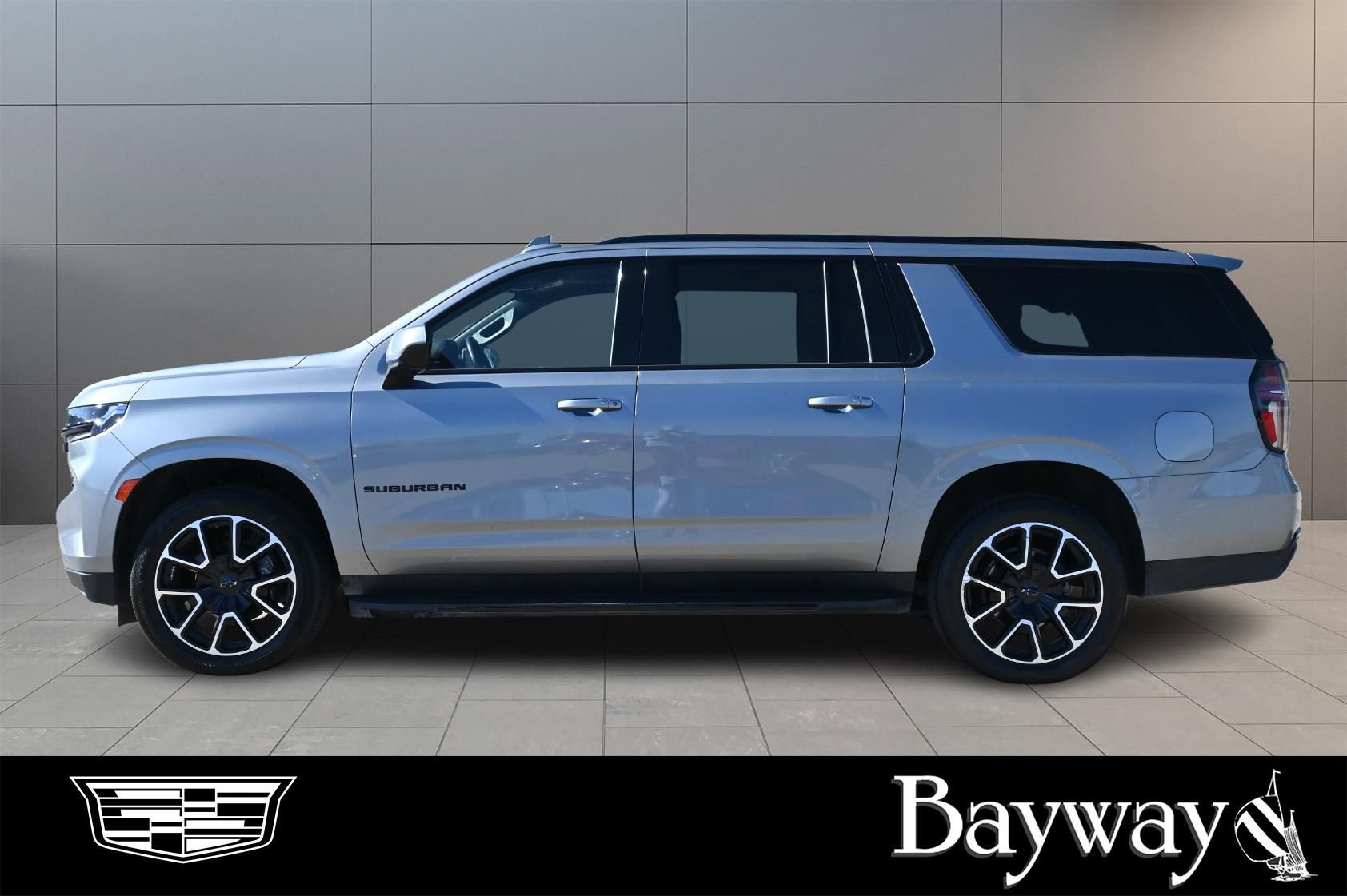 Used 2024 Chevrolet Suburban RST image 4