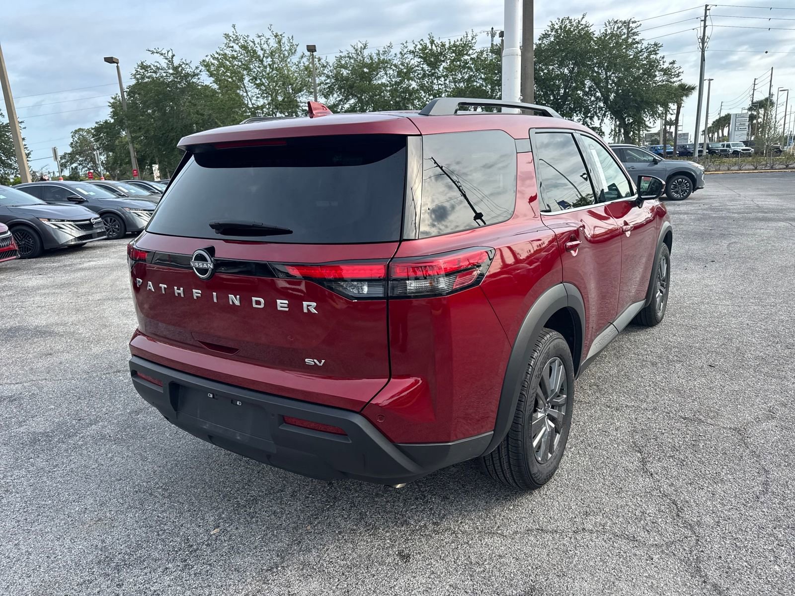 Certified 2024 Nissan Pathfinder SV FWD image 5