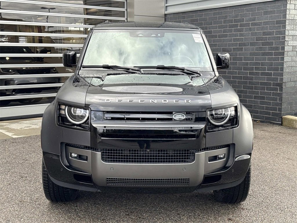 New 2026 Land Rover Defender 130 V8 image 2