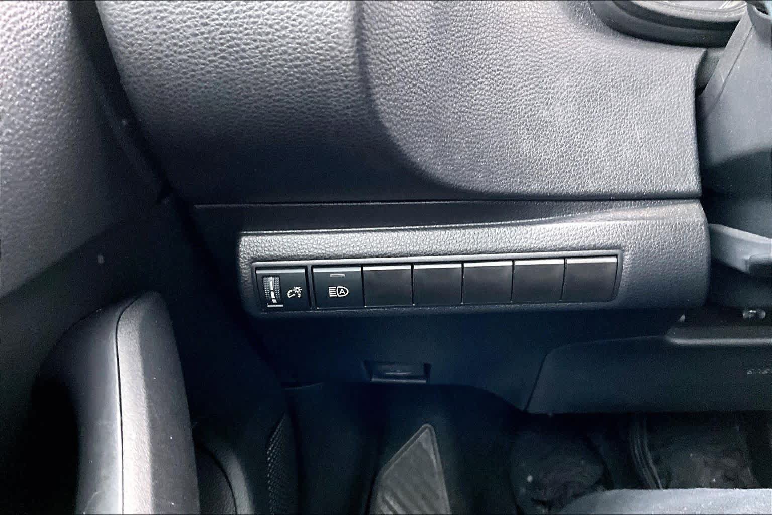 Certified 2025 Toyota Corolla LE FWD image 33