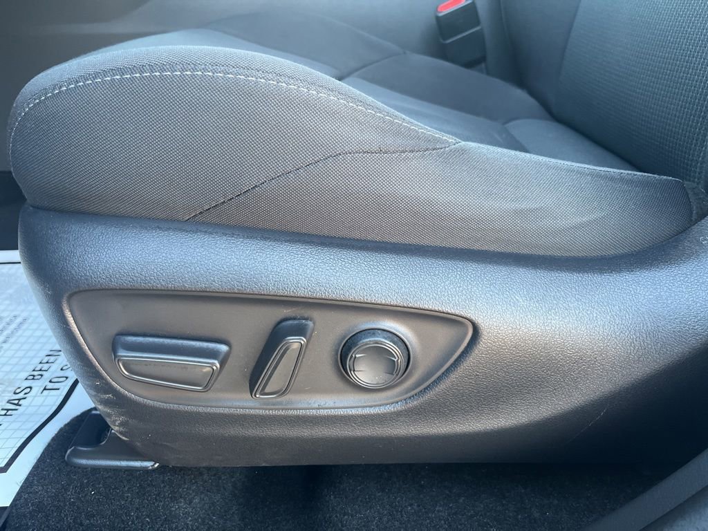 Used 2021 Toyota Venza LE w/ Carpet Mat Package (TMS) image 55