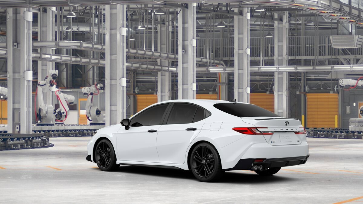 New 2026 Toyota Camry Hybrid FWD image 7
