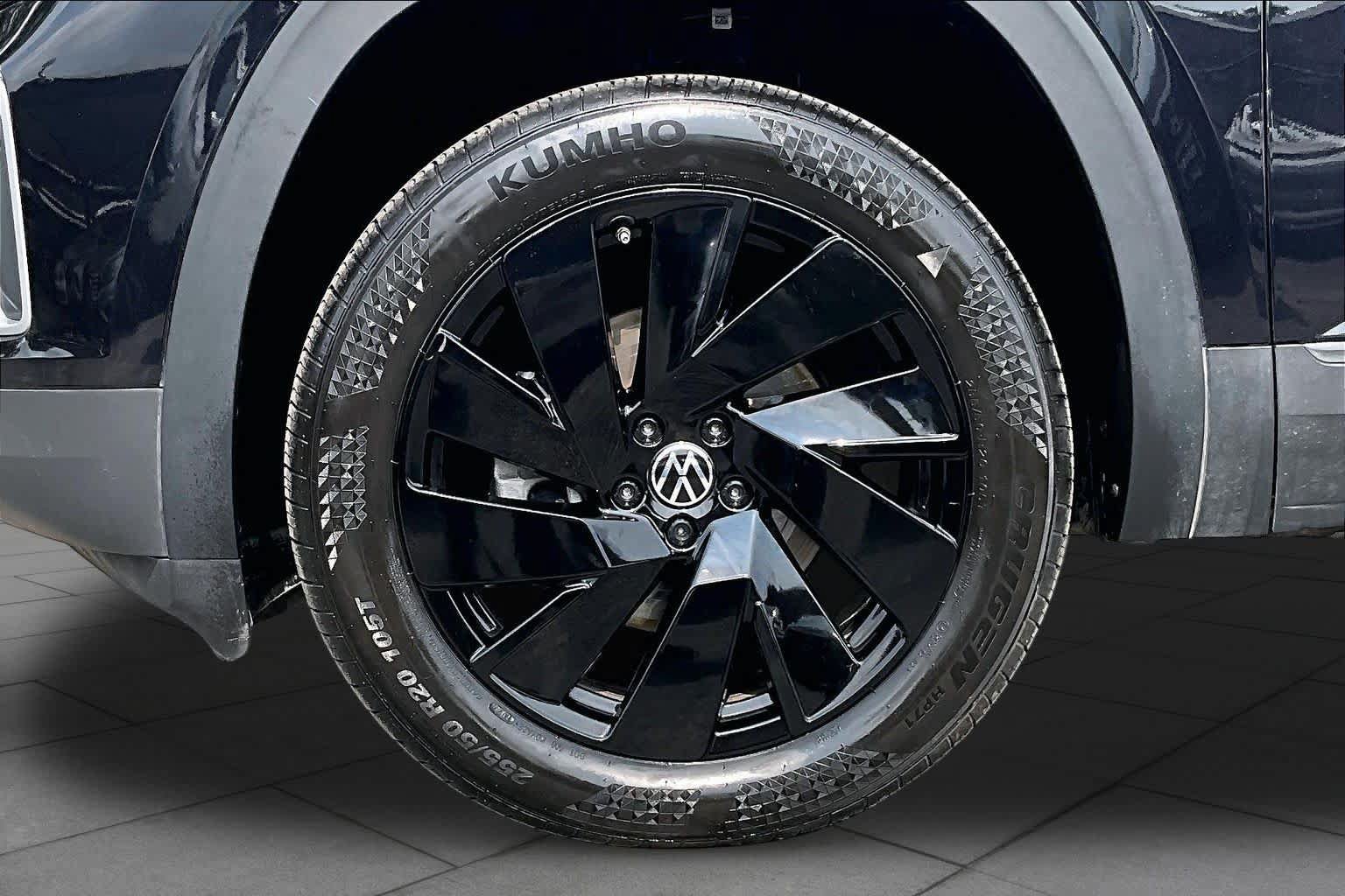 Certified 2024 Volkswagen Atlas SE FWD image 11