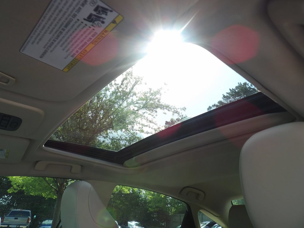 Used 2020 Toyota Avalon Limited FWD image 15